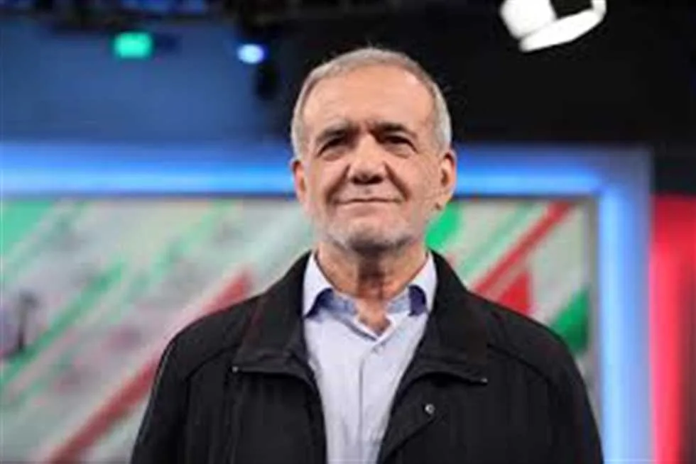رئيس إيران يتحدث عن رد بلاده على إسرائيل مستنداً إلى آية من القرآن الكريم. رئيس إيران يتحدث عن رد بلاده على إسرائيل مستنداً إلى آية من القرآن الكريم.