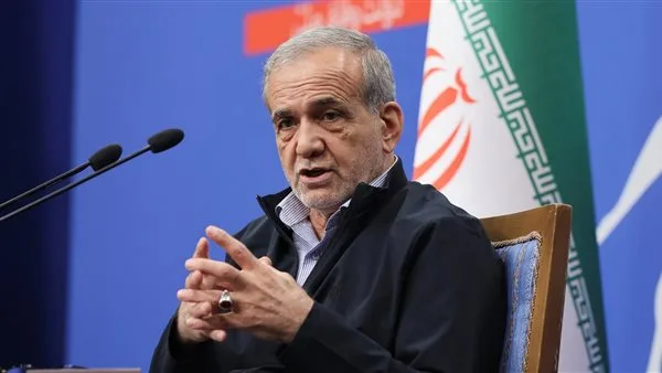 رئيس إيران يعلن لأمير قطر قدرة بلاده على الدفاع عن نفسها ويثني على دعم قطر. رئيس إيران يعلن لأمير قطر قدرة بلاده على الدفاع عن نفسها ويثني على دعم قطر.