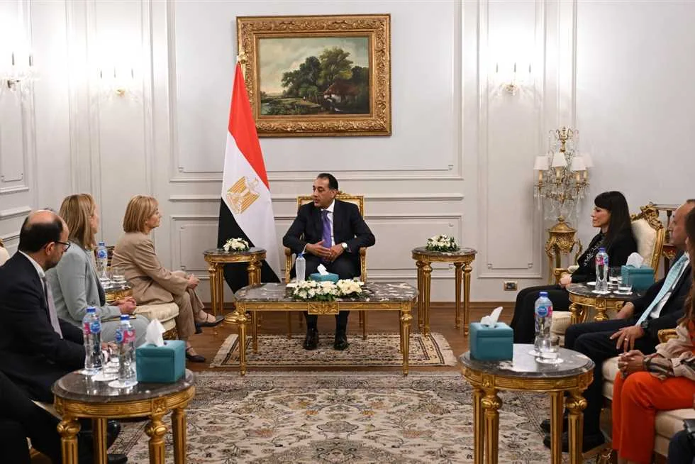 رئيس الوزراء: نأمل في تعزيز التعاون مع بنك الاستثمار الأوروبي (تفاصيل) رئيس الوزراء: نأمل في تعزيز التعاون مع بنك الاستثمار الأوروبي (تفاصيل)
