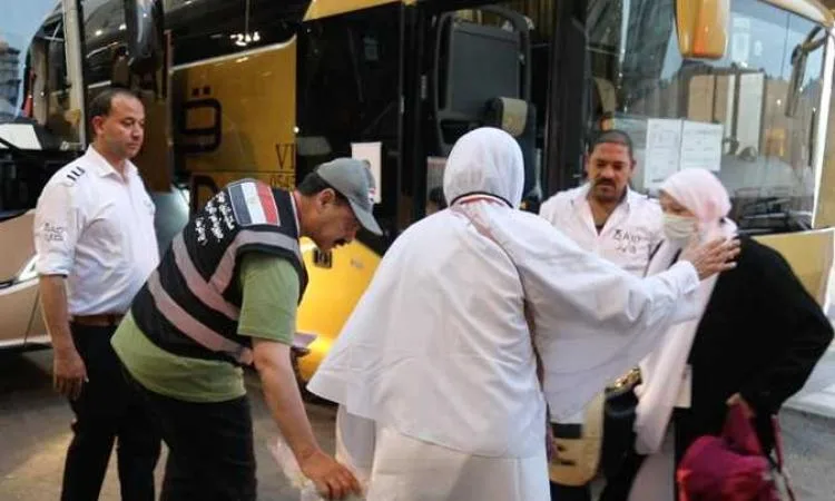 رئيس بعثة الحج: انطلاق مغادرة حجاج القرعة من مكة المكرمة إلى المدينة المنورة بعد يومين رئيس بعثة الحج: انطلاق مغادرة حجاج القرعة من مكة المكرمة إلى المدينة المنورة بعد يومين