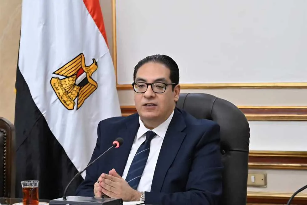 رئيس جامعة القاهرة يتولى رئاسة لجنة الإسكان: نعمل بسرعة على إنهاء مشروع مدينة 6 أكتوبر رئيس جامعة القاهرة يتولى رئاسة لجنة الإسكان: نعمل بسرعة على إنهاء مشروع مدينة 6 أكتوبر