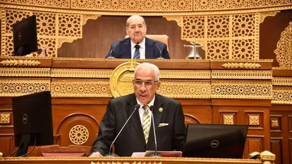 رئيس مجلس الشيوخ: يجب تناول قضايا البيئة بعمق، واستخدام التشريع المقارن ليس خطأً. رئيس مجلس الشيوخ: يجب تناول قضايا البيئة بعمق، واستخدام التشريع المقارن ليس خطأً.