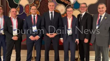 رئيس مصر للطيران يجري مجموعة من الاجتماعات الثنائية مع مصنعي الطائرات في نيودلهي