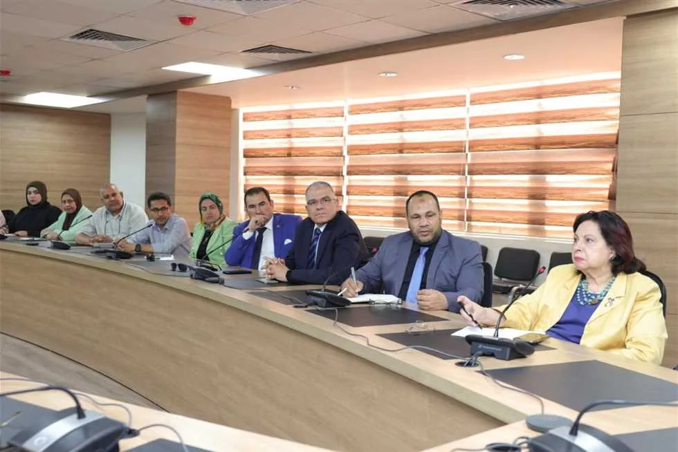رئيسة المجلس القومي للمرأة تناقش مع اللجنة الاستشارية لمبادرة “مستقبل مصر” سبل تعزيز دور المرأة في المناطق الريفية رئيسة المجلس القومي للمرأة تناقش مع اللجنة الاستشارية لمبادرة “مستقبل مصر” سبل تعزيز دور المرأة في المناطق الريفية