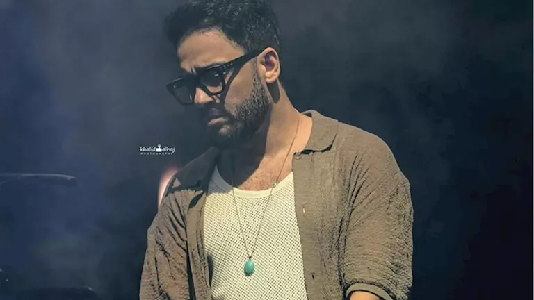 رامي جمال يرسل تحية لجمهور جدة بعد حفله الأخير رامي جمال يرسل تحية لجمهور جدة بعد حفله الأخير