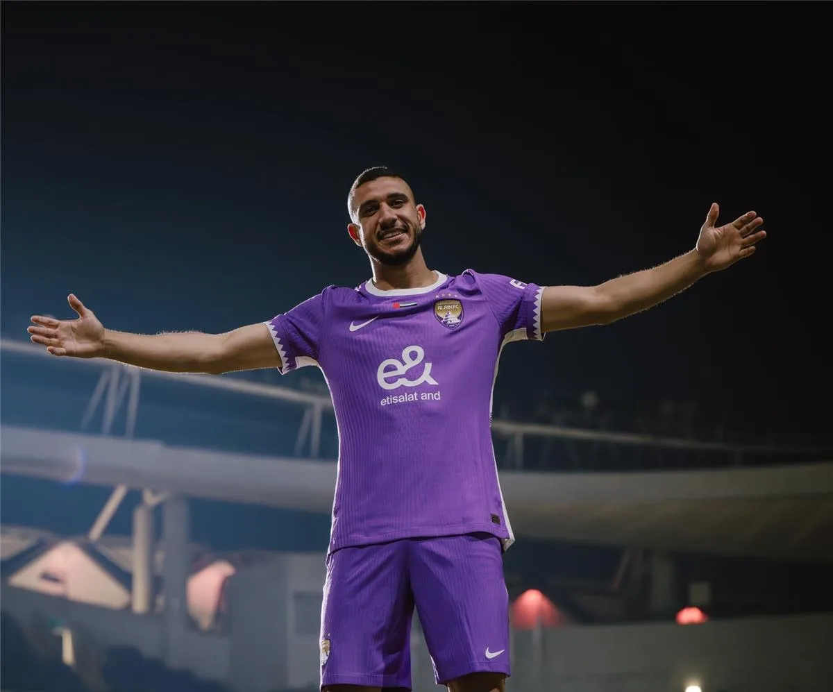 رامي ربيعة يشرح سبب انضمامه للاعب الأهلي في العين ووجهة نظره بشأن المشاركة في كأس العالم للأندية. رامي ربيعة يشرح سبب انضمامه للاعب الأهلي في العين ووجهة نظره بشأن المشاركة في كأس العالم للأندية.