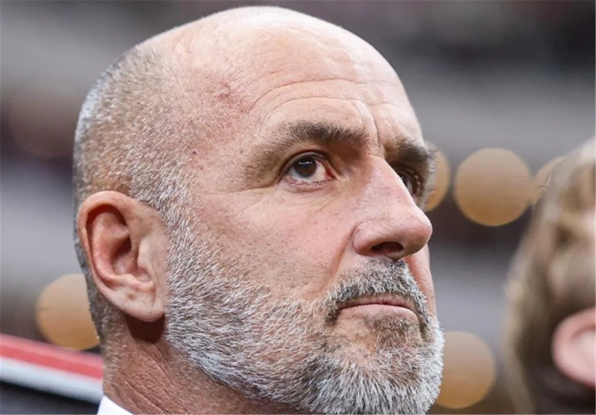 رسميًا: مدرب منتخب بولندا يستقيل عقب حدوث أزمة مع ليفاندوفسكي رسميًا: مدرب منتخب بولندا يستقيل عقب حدوث أزمة مع ليفاندوفسكي