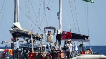 رغم ترحيل جريتا ثونبرغ.. 8 ناشطين لم يوقعوا على مستندات الترحيل الطوعي