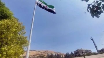 رفع أكبر علم سوري على أعلى سارية في العاصمة دمشق