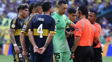 رقم تاريخي.. 3 بطاقات حمراء في مواجهة بنفيكا وبوكا جونيورز في كأس العالم للأندية