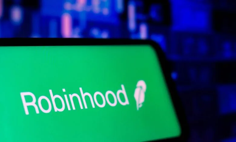 روبن هود تقترب بقوة من دخول مؤشر “ستاندرد آند بورز 500” روبن هود تقترب بقوة من دخول مؤشر “ستاندرد آند بورز 500”