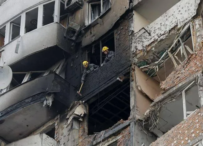 روسيا تُنفذ هجومًا ليليًا على أوكرانيا باستخدام عدد كبير من الطائرات المسيّرة. روسيا تُنفذ هجومًا ليليًا على أوكرانيا باستخدام عدد كبير من الطائرات المسيّرة.