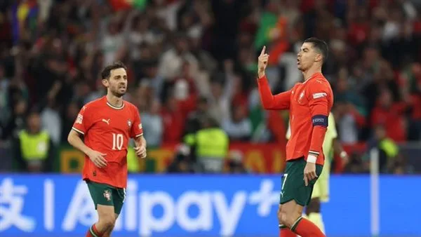 رونالدو يحرز هدف التعادل للبرتغال ضد إسبانيا (فيديو) رونالدو يحرز هدف التعادل للبرتغال ضد إسبانيا (فيديو)