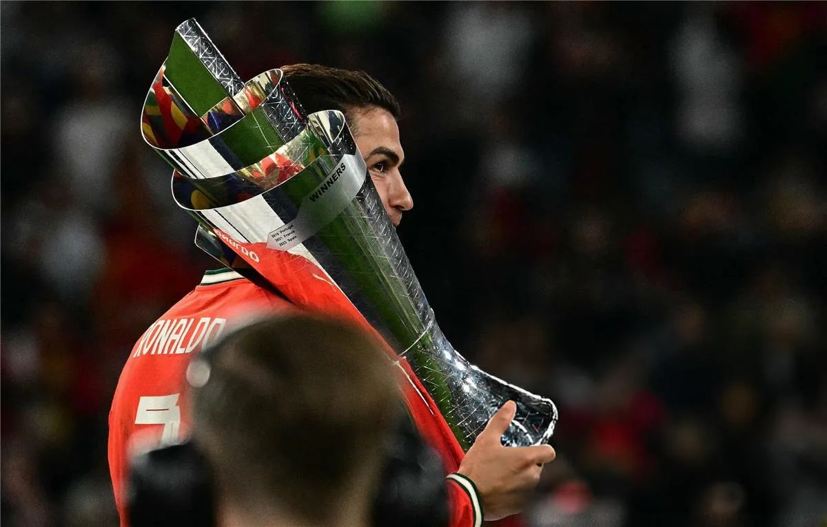 رونالدو يعلق لأول مرة بعد فوز البرتغال بدوري الأمم الأوروبية: “أنا جاهز لتحمل أي تكبد” رونالدو يعلق لأول مرة بعد فوز البرتغال بدوري الأمم الأوروبية: “أنا جاهز لتحمل أي تكبد”