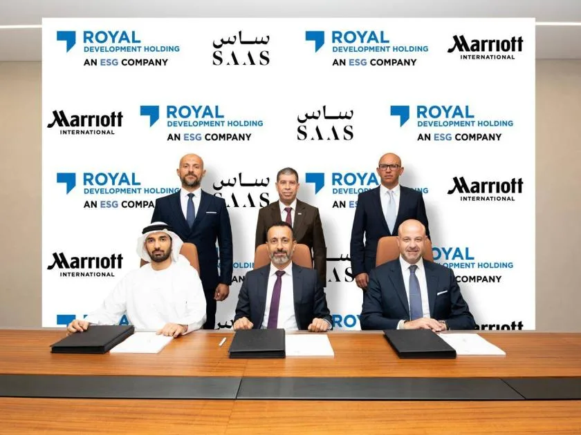 “رويال للتطوير” تبرم اتفاق تعاون مع “ساس” لإنجاز مشروع بقيمة 1.6 مليار درهم “رويال للتطوير” تبرم اتفاق تعاون مع “ساس” لإنجاز مشروع بقيمة 1.6 مليار درهم