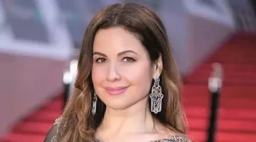 ريا أبي راشد تتجول في الأهرامات وتُثني على تجربة الزيارة الحديثة