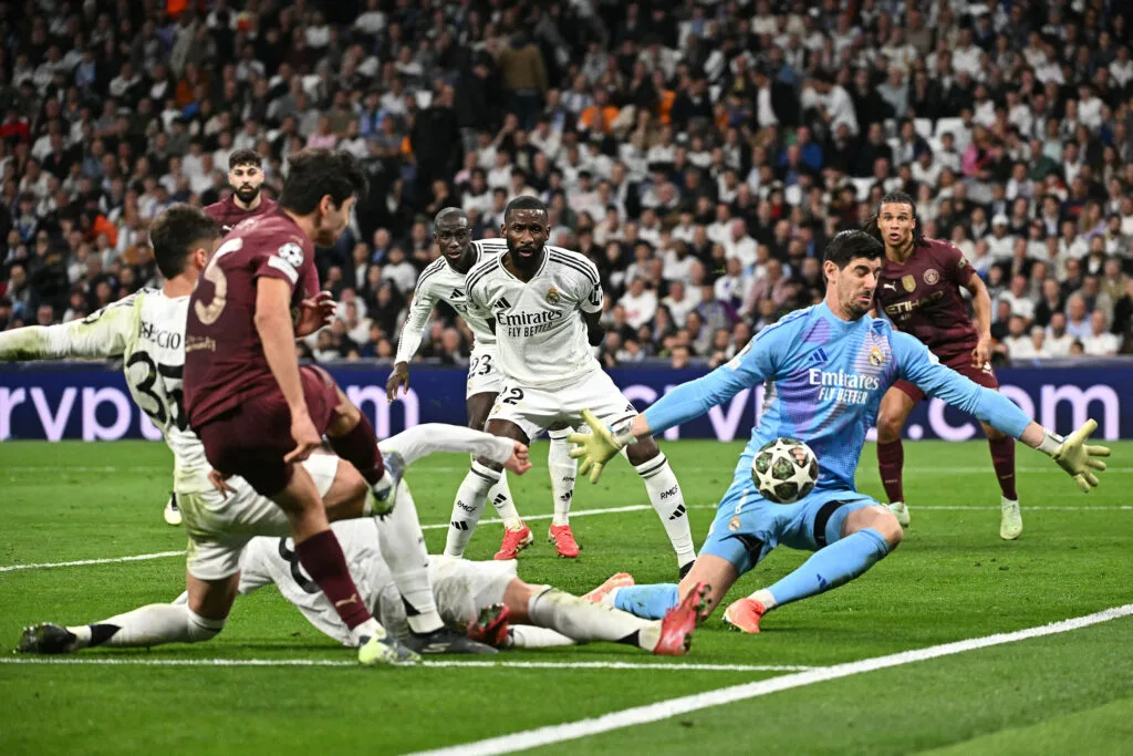 ريال مدريد يبرم صفقة لتجديد عقد حارسه ريال مدريد يبرم صفقة لتجديد عقد حارسه