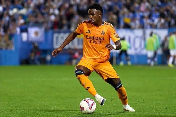 ريال مدريد يحدد توقيت إعلان تجديد عقد فينيسيوس ريال مدريد يحدد توقيت إعلان تجديد عقد فينيسيوس