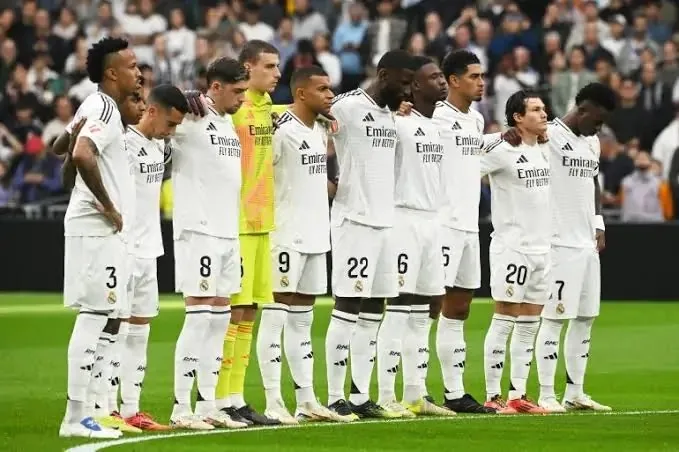 ريال مدريد يكشف عن التشكيلة النهائية لكأس العالم للأندية 2025 تحت قيادة تشابي ألونسو ريال مدريد يكشف عن التشكيلة النهائية لكأس العالم للأندية 2025 تحت قيادة تشابي ألونسو