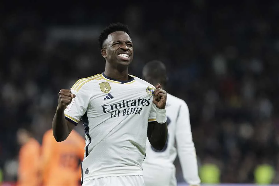 ريال مدريد يُصدر تصريحًا رسميًا عقب قرار المحكمة الإسبانية بشأن قضية فينيسيوس ريال مدريد يُصدر تصريحًا رسميًا عقب قرار المحكمة الإسبانية بشأن قضية فينيسيوس