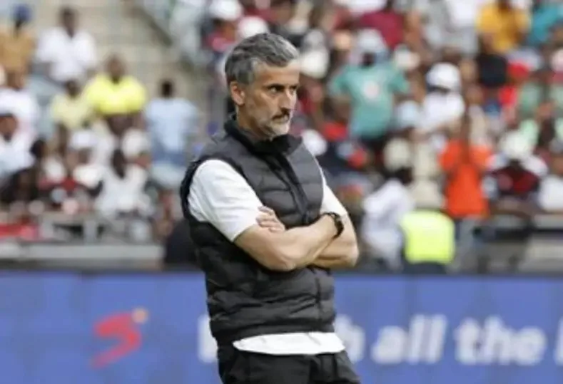 ريبيرو يبرز تفاصيل تجربته مع الأهلي ويتناول مواجهته لميسي وزملائه في كأس العالم للأندية ريبيرو يبرز تفاصيل تجربته مع الأهلي ويتناول مواجهته لميسي وزملائه في كأس العالم للأندية
