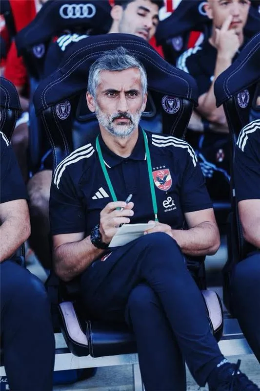 ريبيرو يفسر سبب اختيار زيزو لتنفيذ الركلة الجزائية الأولى أمام باتشوكا ريبيرو يفسر سبب اختيار زيزو لتنفيذ الركلة الجزائية الأولى أمام باتشوكا