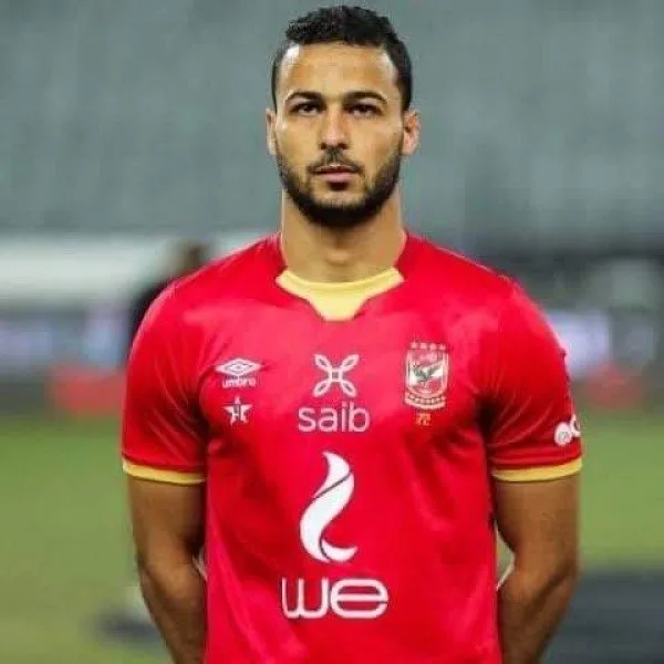 ريبييرو يختار بين بيكهام وأشرف داري لتولي قيادة دفاع الأهلي في كأس العالم للأندية ريبييرو يختار بين بيكهام وأشرف داري لتولي قيادة دفاع الأهلي في كأس العالم للأندية