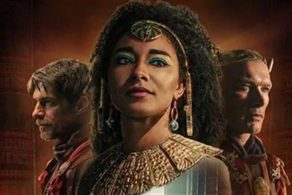 زاهي حواس: فيلم كليوباترا “السوداء” يعاني من فشل علمي وتاريخي.. ونجاح الفيلم المصري يعد رداً على “نتفليكس” زاهي حواس: فيلم كليوباترا “السوداء” يعاني من فشل علمي وتاريخي.. ونجاح الفيلم المصري يعد رداً على “نتفليكس”
