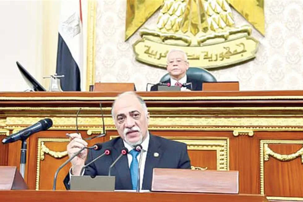 زعيم الأغلبية البرلمانية يدعو إلى تنظيم الدعم ودمج الاقتصاد الموازي زعيم الأغلبية البرلمانية يدعو إلى تنظيم الدعم ودمج الاقتصاد الموازي