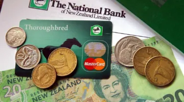 زوج NZD/USD يختبر مستويات تصحيح فيبوناتشي الرئيسية للاتجاه النزولي.