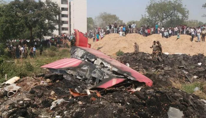 زيادة عدد الضحايا إلى أكثر من 290 في حادث تحطم الطائرة الهندية زيادة عدد الضحايا إلى أكثر من 290 في حادث تحطم الطائرة الهندية