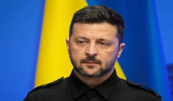 زيلينسكي يعلن عن تعديلات عسكرية وتعيين قائد جديد للقوات المسلحة زيلينسكي يعلن عن تعديلات عسكرية وتعيين قائد جديد للقوات المسلحة