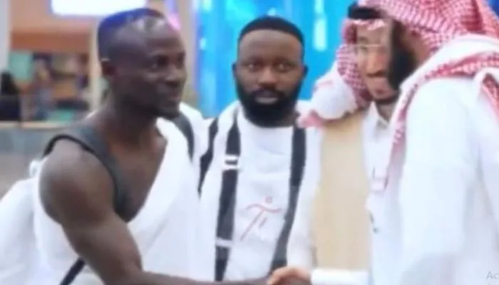 ساديو ماني يؤدي مناسك الحج لأول مرة: هذا ما طلبته من الله على جبل عرفات ساديو ماني يؤدي مناسك الحج لأول مرة: هذا ما طلبته من الله على جبل عرفات