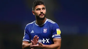 سام مرسي يتصدر قائمة فريق إيبسويتش تاون للموسم الجديد في دوري الدرجة الأولى.