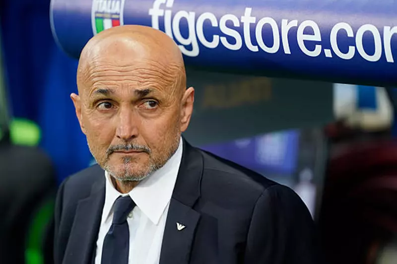 سباليتي يقر: من الإنصاف أن أتخلى عن تدريب منتخب إيطاليا سباليتي يقر: من الإنصاف أن أتخلى عن تدريب منتخب إيطاليا