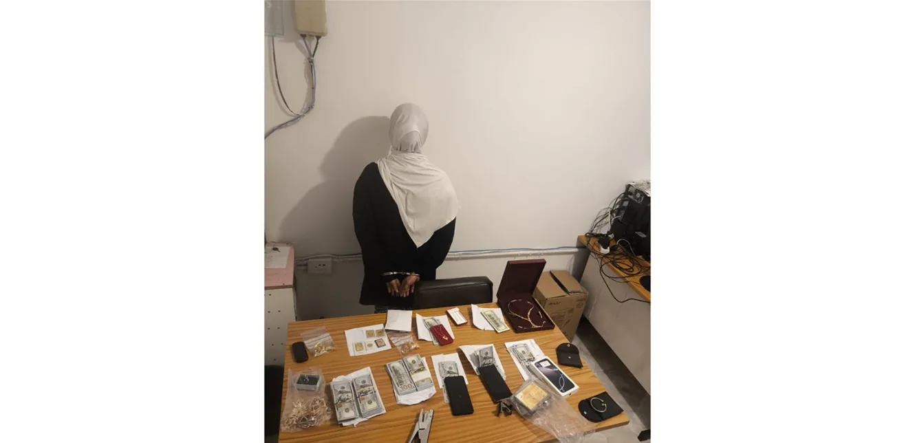 سرقة أموال ومجوهرات ذهبية تقدر قيمتها بـ 90 ألف دولار أمريكي! سرقة أموال ومجوهرات ذهبية تقدر قيمتها بـ 90 ألف دولار أمريكي!