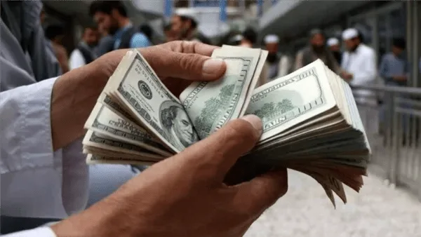سعر الدولار أمام الجنيه المصري اليوم: استقرار في الأسواق في انتظار المستجدات سعر الدولار أمام الجنيه المصري اليوم: استقرار في الأسواق في انتظار المستجدات