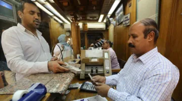 سعر الدولار مقابل الجنيه المصري في البنوك… هل سيهبط دون 49.5 جنيهاً؟