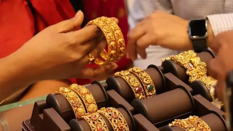 سعر جرام الذهب بعد عيد الأضحى يصل إلى 4007 جنيهات بدون مصنعية سعر جرام الذهب بعد عيد الأضحى يصل إلى 4007 جنيهات بدون مصنعية
