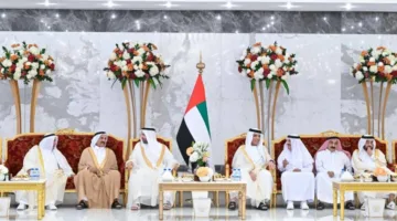 سعود بن صقر يستقبل المعزين بمناسبة العيد في قاعة الضيافة بخزام
