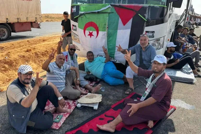 سلطات شرق ليبيا تحظر مرور قافلة الصمود إلى مصر سلطات شرق ليبيا تحظر مرور قافلة الصمود إلى مصر