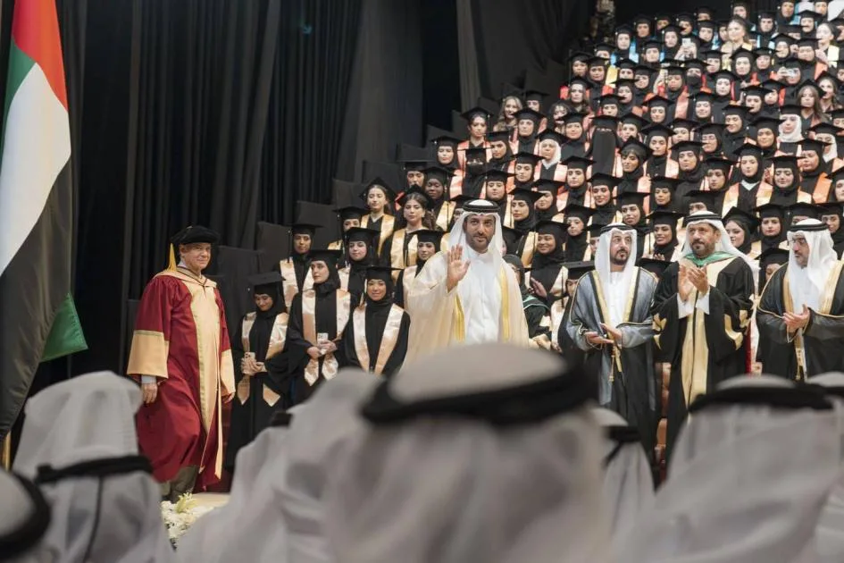 سلطان بن أحمد القاسمي يحضر مراسم تخرج 566 طالبة في جامعة الشارقة سلطان بن أحمد القاسمي يحضر مراسم تخرج 566 طالبة في جامعة الشارقة