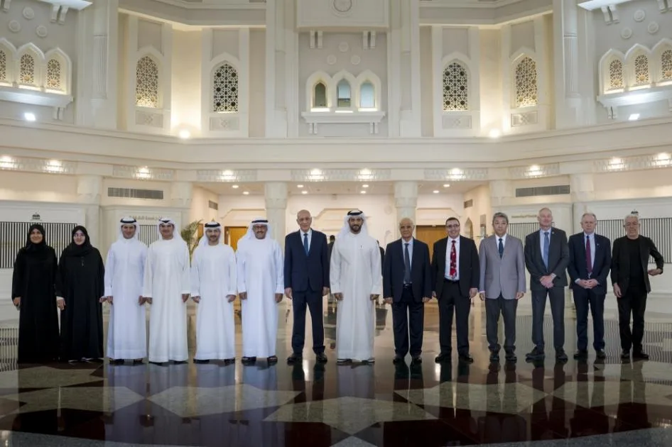سلطان بن أحمد: نعتز بتقدم الأبحاث في الجامعة العلمية التطبيقية من أجل خدمة المجتمع وتعزيزه سلطان بن أحمد: نعتز بتقدم الأبحاث في الجامعة العلمية التطبيقية من أجل خدمة المجتمع وتعزيزه