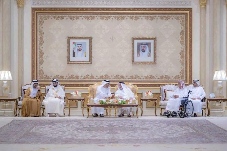 سلطان يستقبل المهنئين بمناسبة عيد الأضحى في قصر البديع المتألق سلطان يستقبل المهنئين بمناسبة عيد الأضحى في قصر البديع المتألق