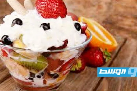 سلطة فواكه صيفية مع مثلجات سلطة فواكه صيفية مع مثلجات
