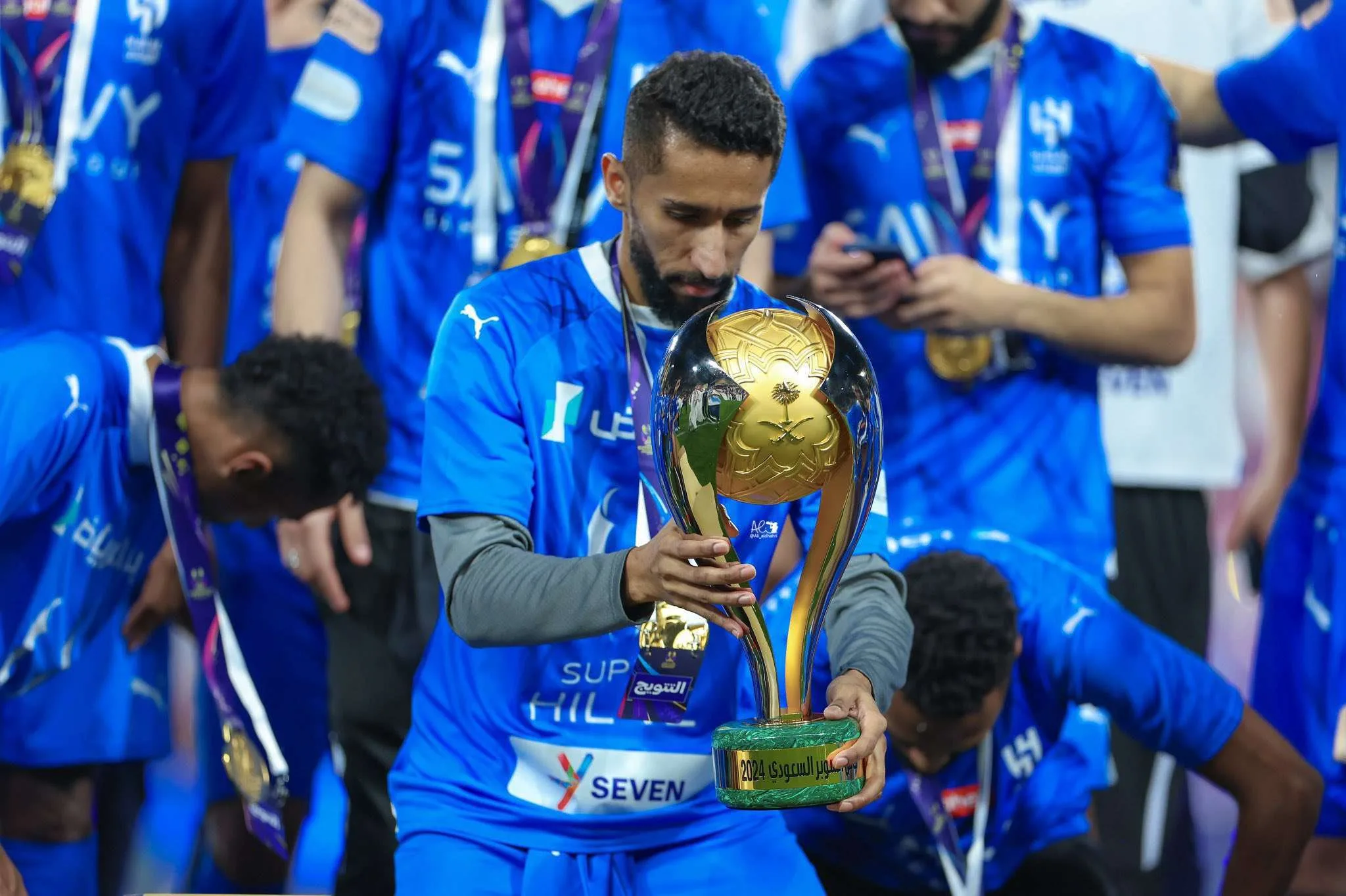 سلمان الفرج يوضح تفاصيل ارتداء شارة القيادة في نادي الهلال سلمان الفرج يوضح تفاصيل ارتداء شارة القيادة في نادي الهلال