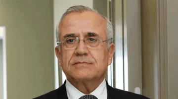 سليمان: يجب على الجميع عدم تعريض علاقات لبنان ومصالحه للخطر.
