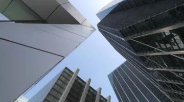 سوق أبوظبي العالمي يغيّر تنظيمه الخاص بالأصول الرقمية