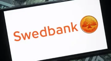 سويدبنك يستهدف تحقيق عائد بنسبة 15% ويخطط لإنهاء تجميد التوظيف قريباً.