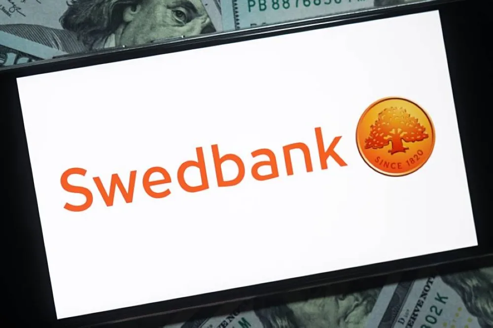 سويدبنك يستهدف تحقيق عائد بنسبة 15% ويخطط لإنهاء تجميد التوظيف قريباً. سويدبنك يستهدف تحقيق عائد بنسبة 15% ويخطط لإنهاء تجميد التوظيف قريباً.